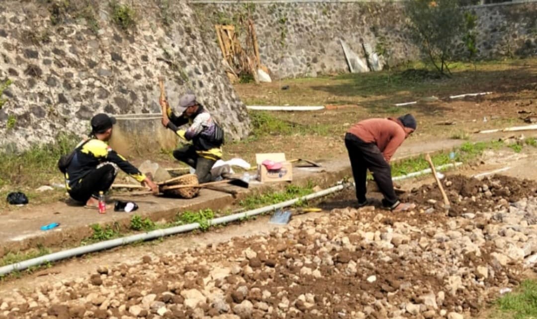 Meski Anggaran Dana Desa Dipangkas, Pembangunan Jalan Ciledug Lamping Tetap Berjalan 