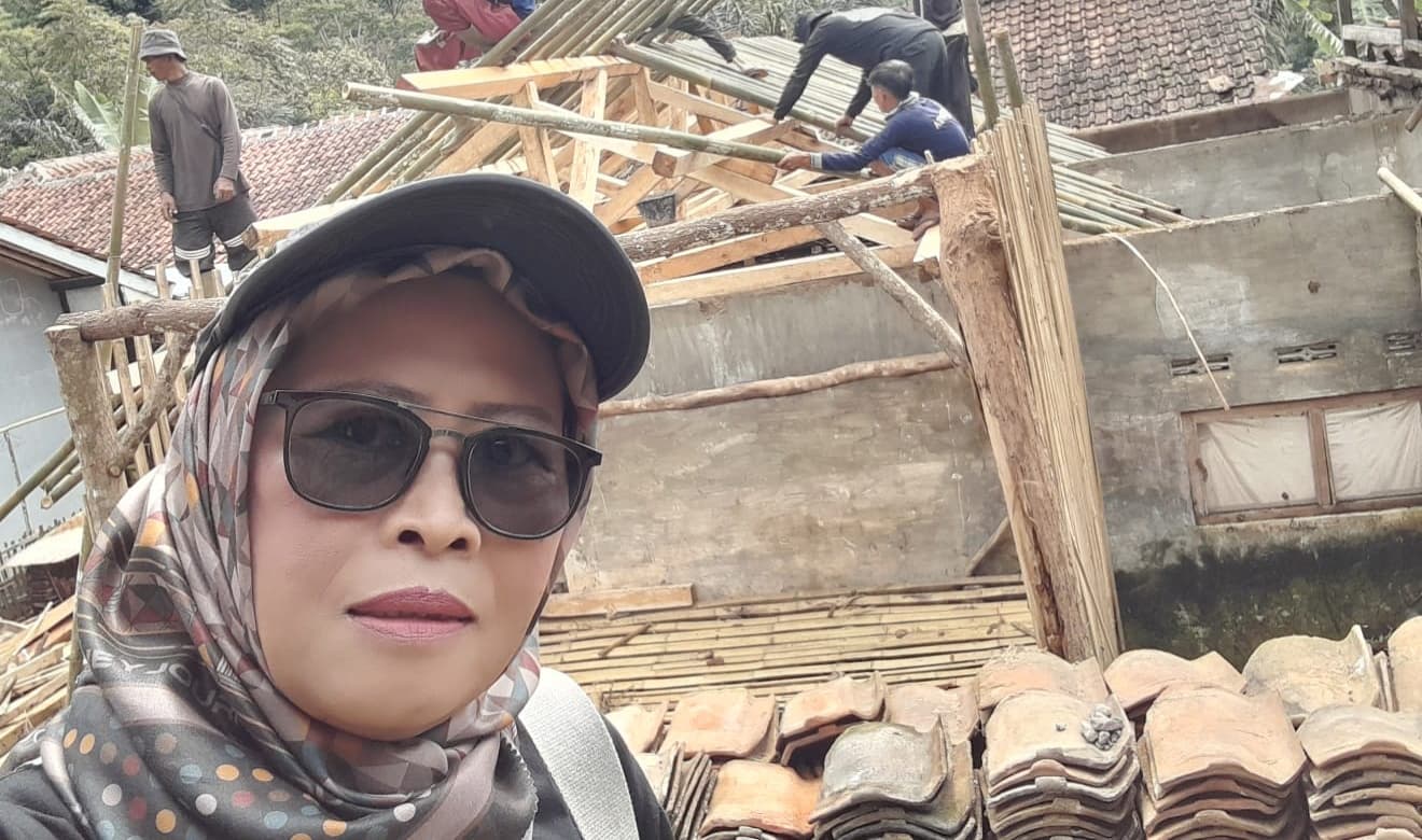 GERAK NYATA PEMBANGUNAN DESA Monitoring Rutilahu di Cibunar, Bukti Kepedulian untuk Hunian Layak