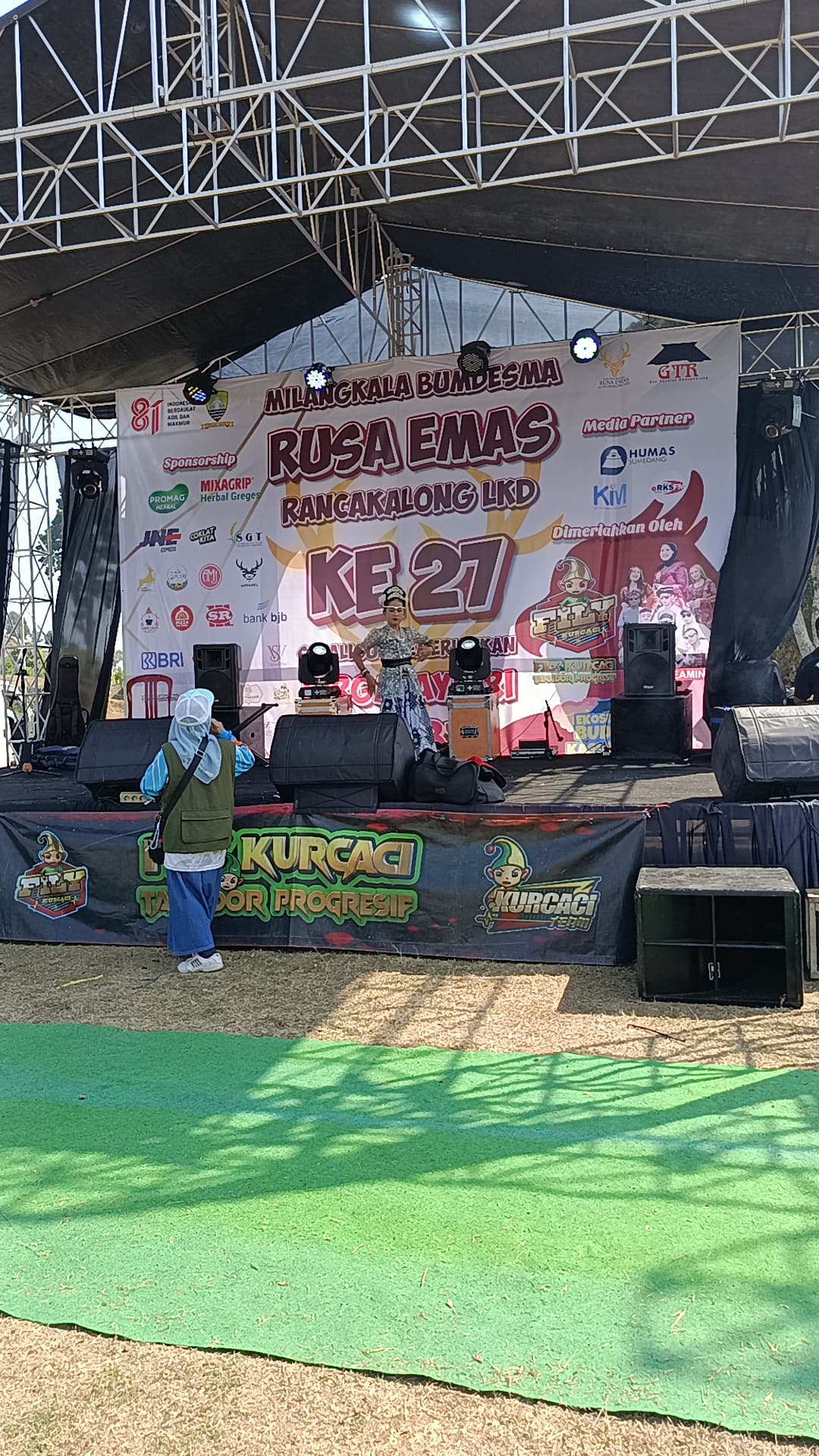 Jalan santai Memperingati Rusa Emas yang ke-27 sekaligus HUT RI ke - 81