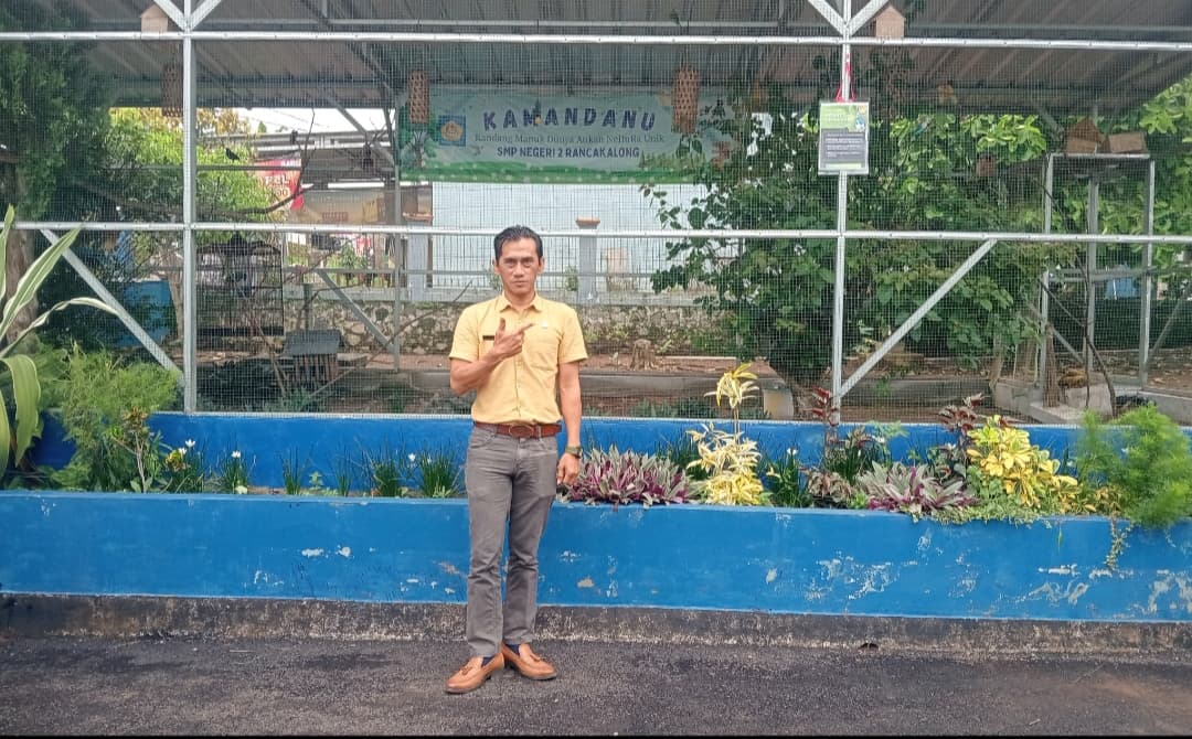 KAMANDANU, Sangkar Literasi Unik di SMPN 2 Rancakalong
