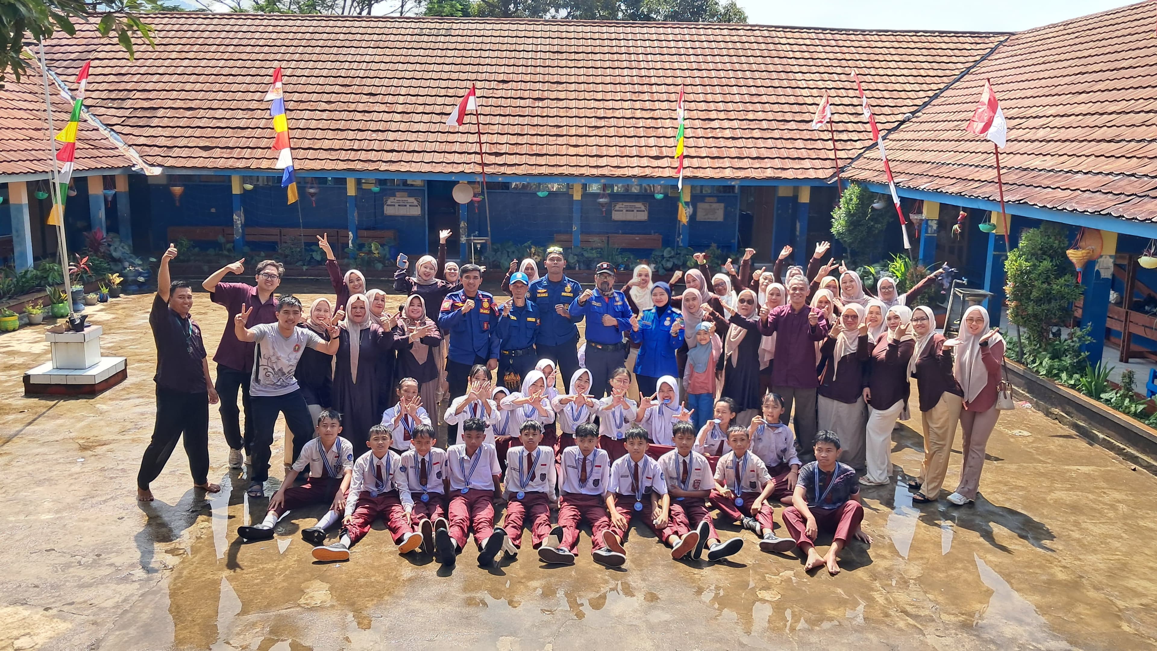 Paturay Tineung SDN Rancakalong, Momen Haru dan Bahagia Pelepasan Siswa Kelas VI 