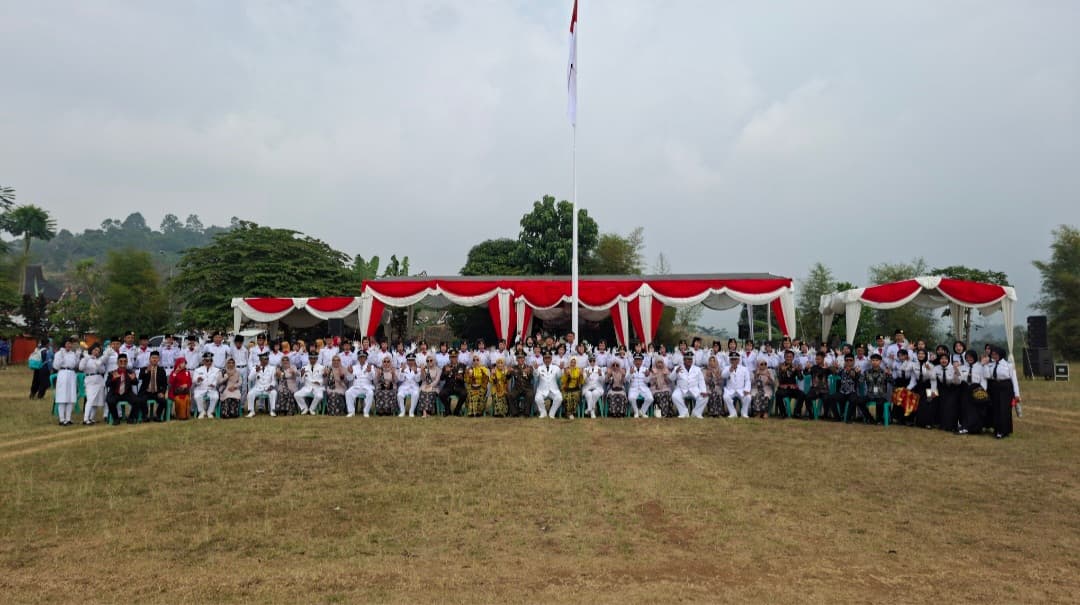 Moment Kebersamaan Forkopimcam dan Paskibraka Rancakalong Usai Upacara HUT RI ke-81 