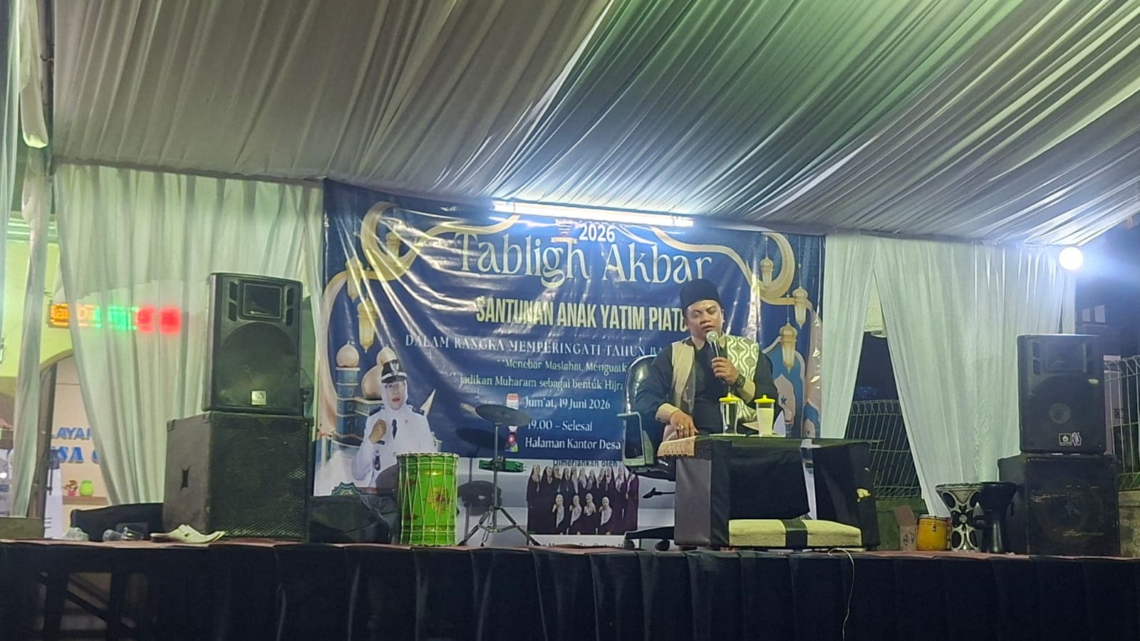 TABLIGH AKBAR DAN SANTUNAN ANAK YATIM WARNAI PERINGATAN TAHUN BARU ISLAM 1448 H DI DESA CIBUNAR