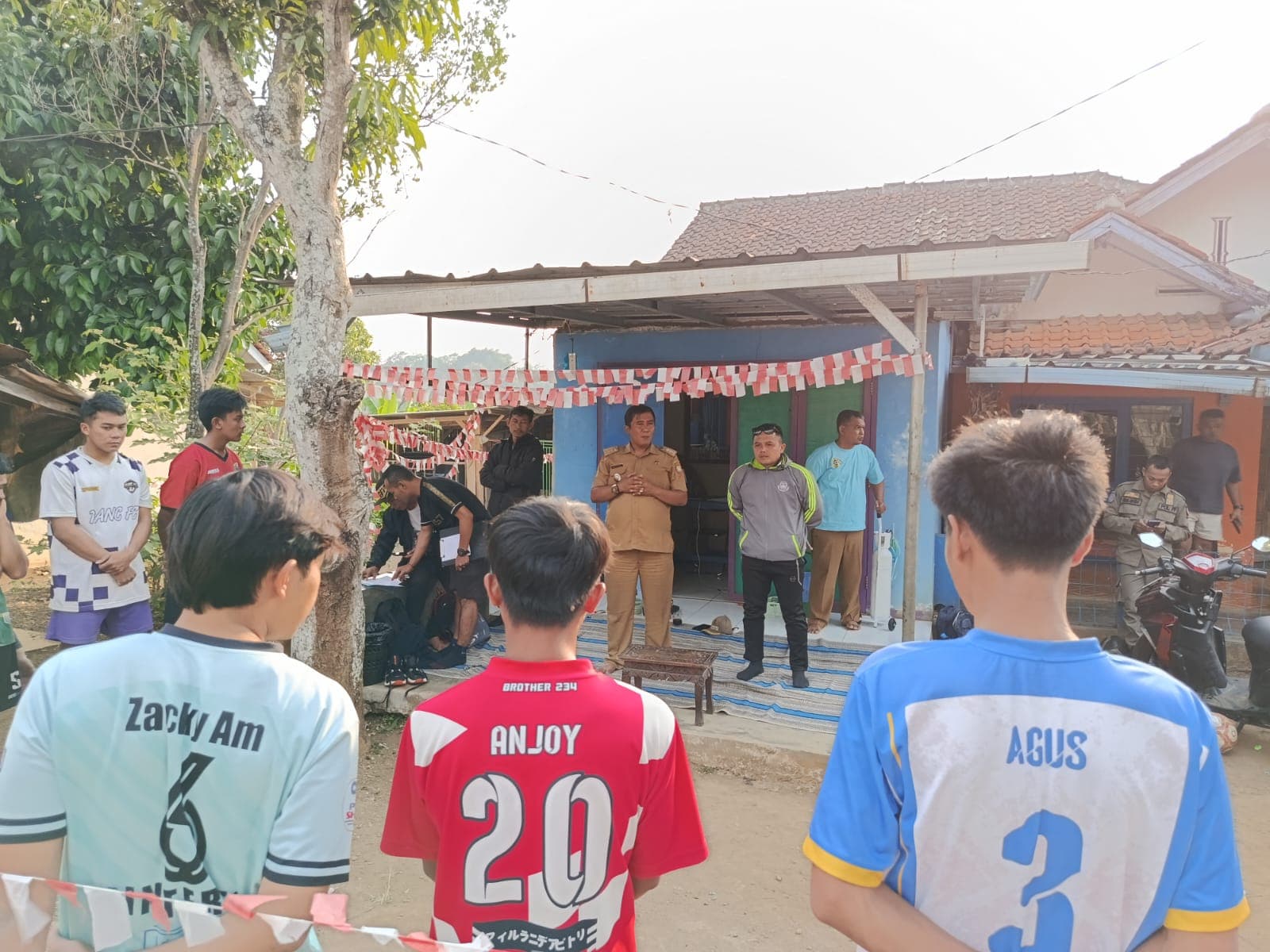 Seleksi Pemain Sepak Bola Kecamatan Rancakalong KU-21 Resmi Dibuka, Camat Beri Arahan Langsung 