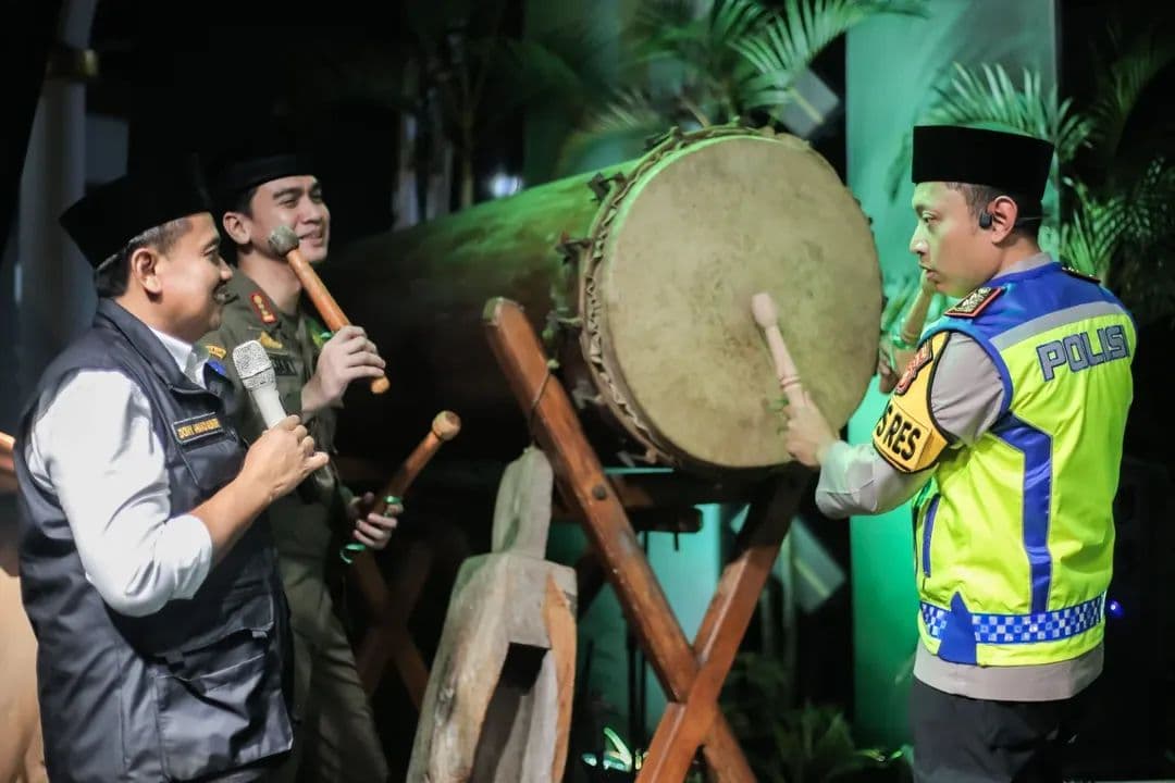 Malam Takbir Penuh Khidmat di Jantung Kota: Sinergi Pemimpin Daerah Warnai Alun-Alun Sumedang