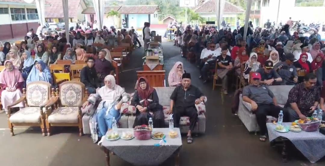 MERANGKAI KENANGAN, MENGUATKAN PERSAUDARAAN Reuni Akbar Lintas Angkatan SMPN 1 Rancakalong Jadi Momentum Kebersamaan