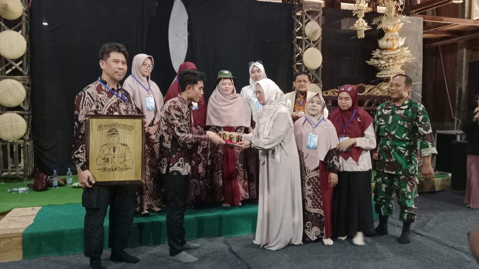 SMA Islam Sinar Cendekia Tangerang Selatan Gelar Belajar Kerja Nyata di Desa Cibunar 